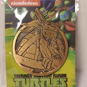 Teenage Mutant Ninja Turtles Donatello Gold Collectible Pin